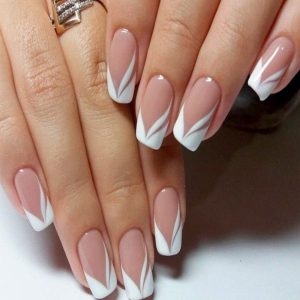 دوره تخصصی کاشت ناخن